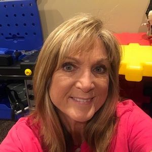 Meet your Posher, Debbie